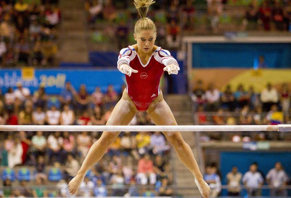Shawn Johnson s Wardrobe Malfunction On The Exercise Floor Football Shawn Johnson s Wardrobe Malfunction On The Exercise Floor Football